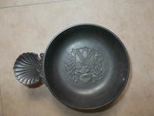 ANCIENNE COUPELLE EN ETAIN POINCONNE BLASON TRES BON ETAT