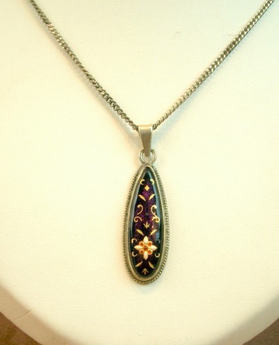 Bel ancien pendentif forme
