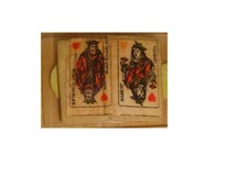 Fève ancienne 1ère époque Carte accolé Roi et Reine de coeur