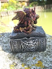 67201 D   FIGURINE STATUETTE