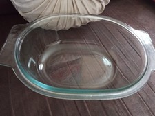 Plat en verre transparent ovale "Pyrex"
