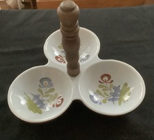 serviteur en faïence de