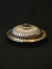 Beurrier Ancien Style Anglais En Métal Argenté Et Coupelle En Verre Pressé Moulé