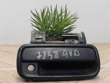 Poignee porte avant droit TOYOTA HILUX SIMPLE CABINE 1998 6921035140