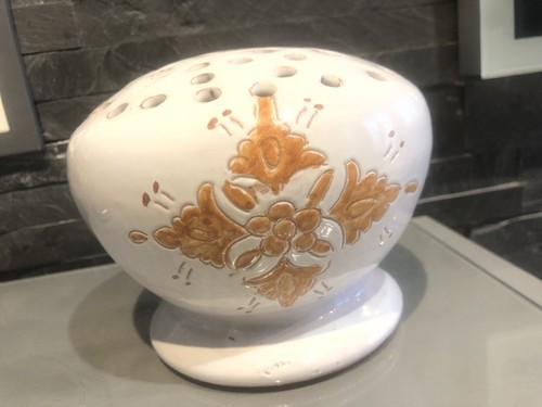 Joli pique fleurs vintage