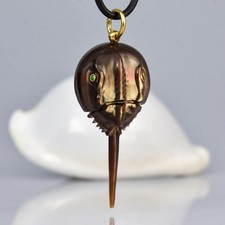 Pendentif De Limule En Nacre