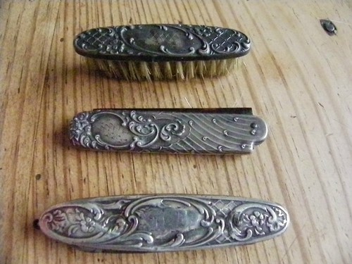 Peigne brosse moustache - +, +