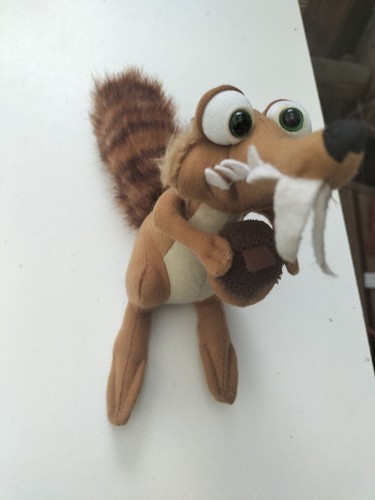Peluche ecureuil scrat - ecureuil, l'âge