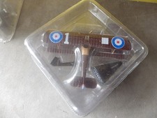 AVION EN MÉTAL 1/100e  Dans