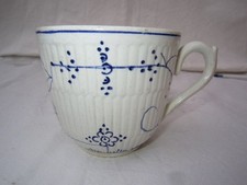 Ancienne Tasse à moustache