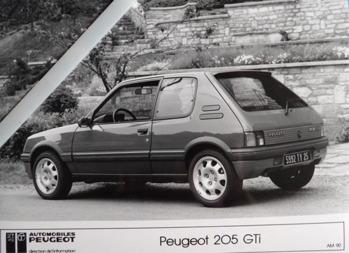Photo peugeot 205 gti modèle - gti,