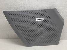 Cache haut parleur porte avant