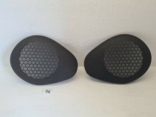 Cache enceinte porte avant