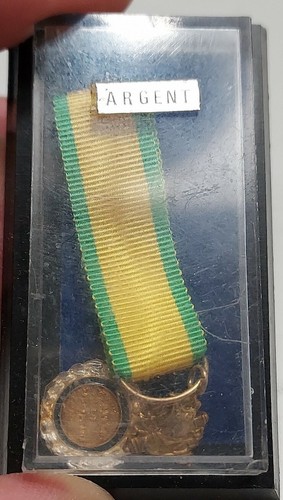 Militaria médaille - militaria,