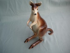 Très rare kangourou debout en