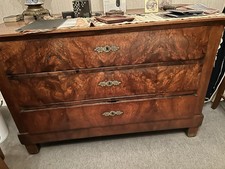 Buffet bas ancien. Bois Noyer Style années 30.