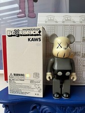 bearbrick 400% kaws grey 2002 medicom toy