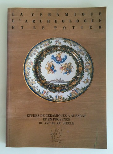 Céramique archéologue - la, l'archéologue
