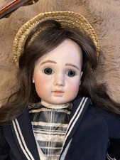 Jolie poupée ancienne bébé