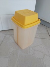 Boite à cornichon tupperware