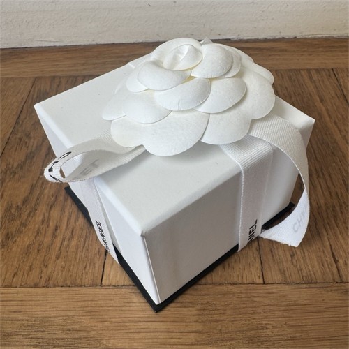 Chanel boîte blanche carton - chanel,