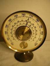 Baromètre en laiton de marque JAEGER