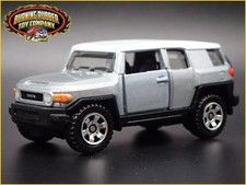 2007-2014 TOYOTA FJ Cruiser 4x4 1/64 Echelle Collection Diorama Modèle Moulé
