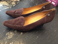 Très Beaux Escarpins Daim Marron Tod’s 37,5 Tbe Authentique 