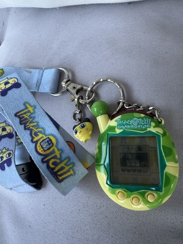Vintage 2004 tamagotchi - vintage,