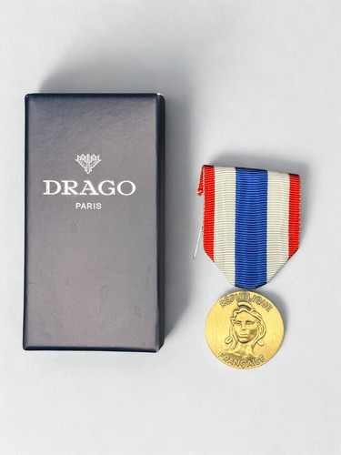 Médaille la - médaille, de