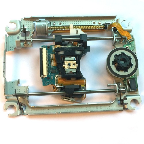 Optical pickup laser head with - pickup,