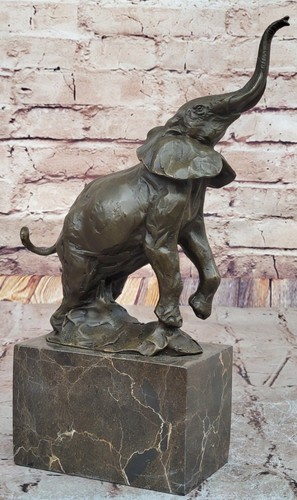 Sculpture statue figurine - sculpture,