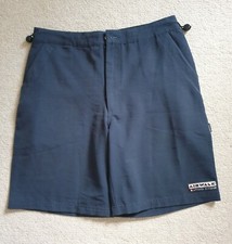 Short homme bleu marine léger