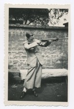 Snapshot Photo originale vintage Enfant fusil tir carabine arme - SA322