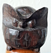 Petite chouette sculptée - , dans