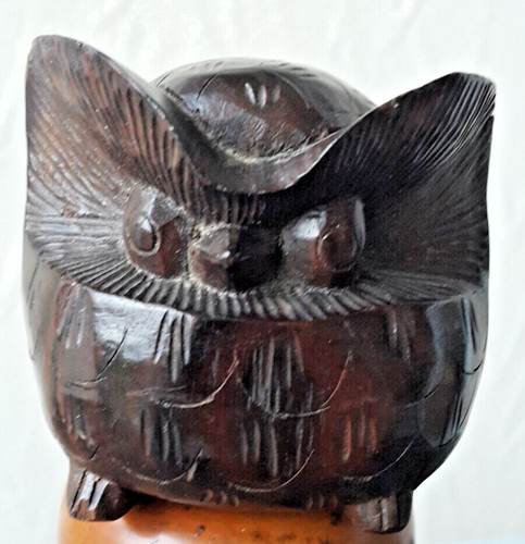 Petite chouette sculptée dans