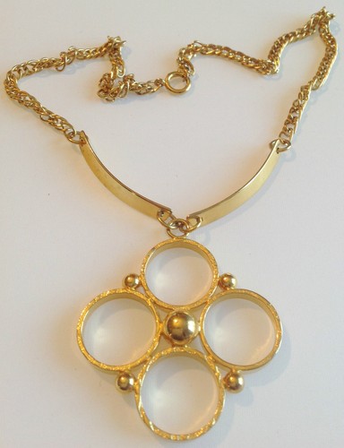 Collier vintage style - vintage, art