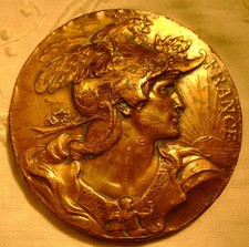 Marianne casquée, signée Louis Botté, bronze, diamètre 5,7cm