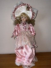 Ancienne Poupée En Porcelaine Blonde Ave Robe Rose Style XVIIIs