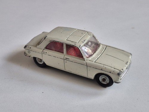 Voiture miniature peugeot 204 - voiture,