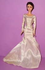Barbie Bella Swan Brunette