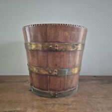 Ancien grand seau primitif en