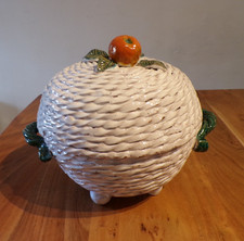 Vintage Pot couvert barbotine tressage decor de fruits