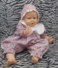 BARBOTEUSE ET BONNET CALIN 30/32CM..FAITE AVEC DU TISSUS COROLLE