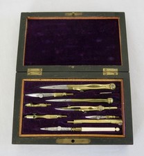 BOITE de COMPAS ANCIENNE