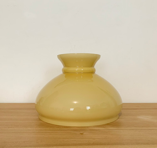 Globe opaline jaune pâle - en,