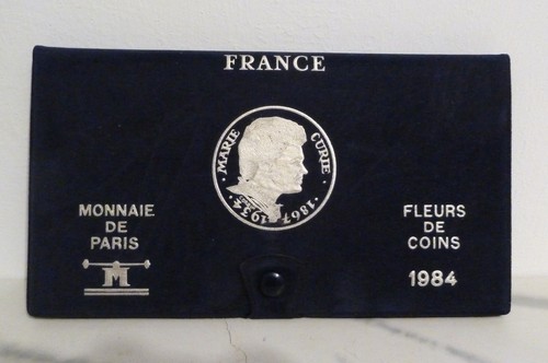 Coffret fleurs coins année - de,