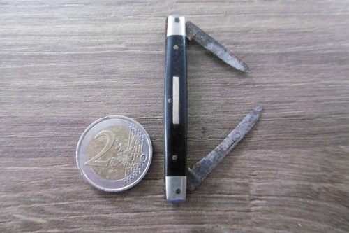 Ancien couteau miniature - ,