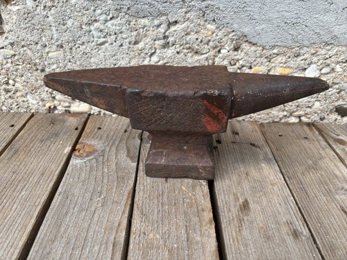 Ancienne petite enclume - ancienne,