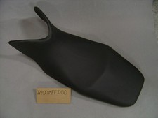 Selle NEUVE HONDA XL700V